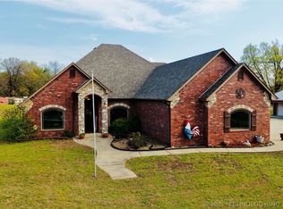 12619 E 233rd St S, Webbers Falls, OK 74470