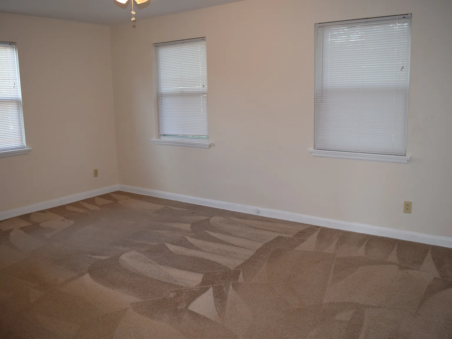 2 bed, 1100 sqft, $1,295 — Photo 4