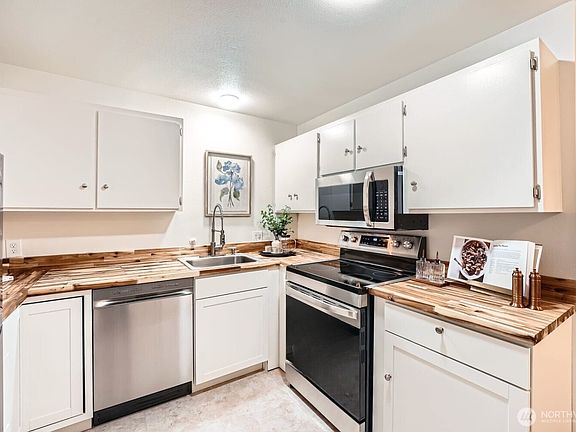 4th image of 13772 NE 60th Street #187