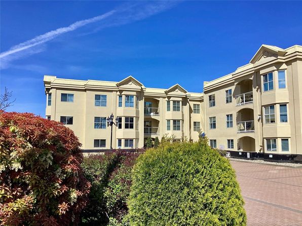 220 Island Hwy W #208, Parksville, BC V9P 2P3