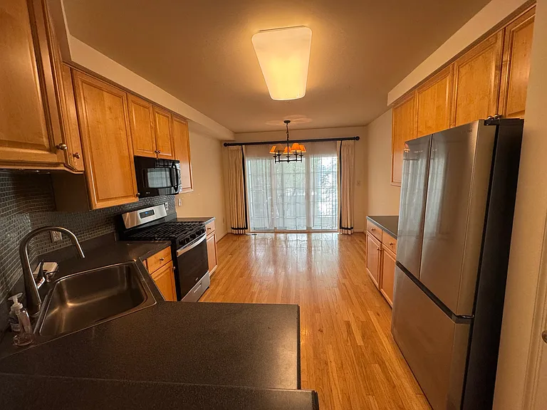 1591 Leeds Castle Dr — Photo 2