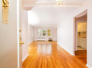 52 Lafayette Pl APT 1A, Greenwich, CT 06830