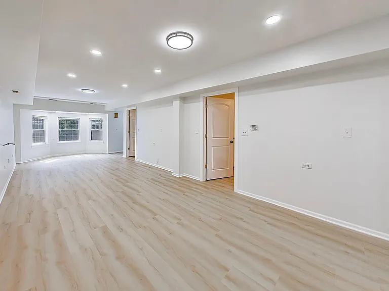 3115 N Oakley Ave #G — Photo 4