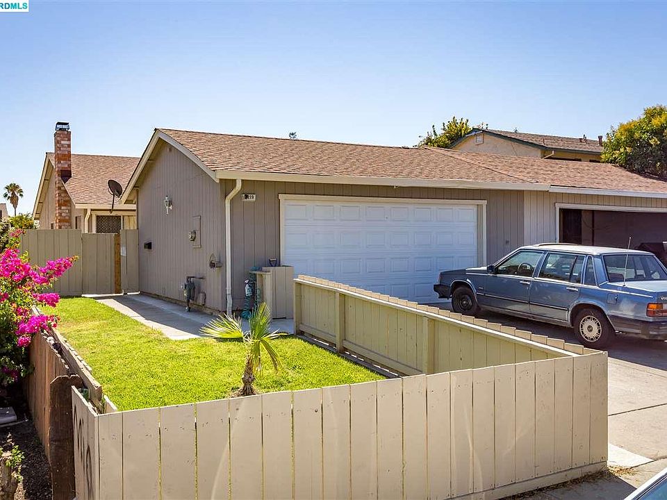1st image of 2219 Banyan Way