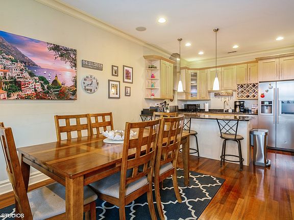 3rd image of 2714 N Ashland Ave APT 2