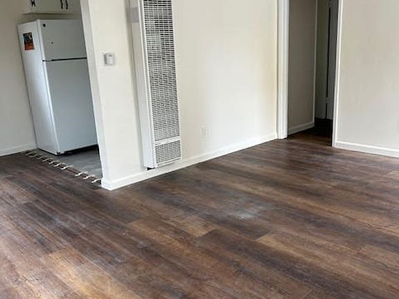 4th image of 835 Thomas Ave APT 1