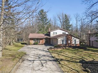 32420 Tracy Ln, Solon, OH 44139