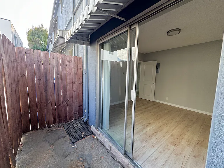 5505 Corteen Pl #7 — Photo 25