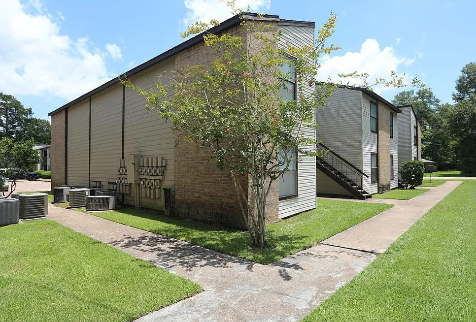 Brookhollow Apartments — Photo 4