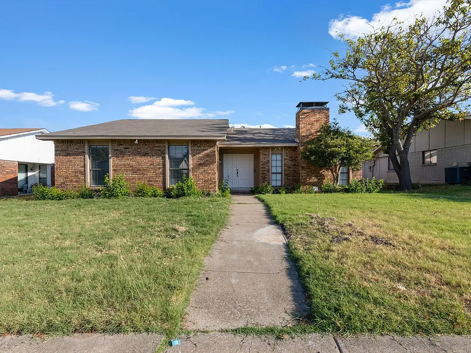 1129 Lombardy Dr