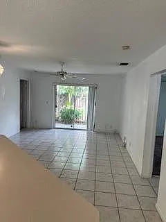 1646 Hawthorne Pl — Photo 4