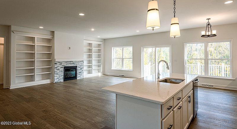 4th image of 16 Farmington Court