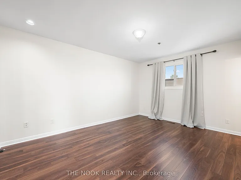 948 Simcoe St N #A — Photo 21