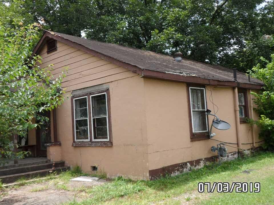 2nd image of 411 Miller St