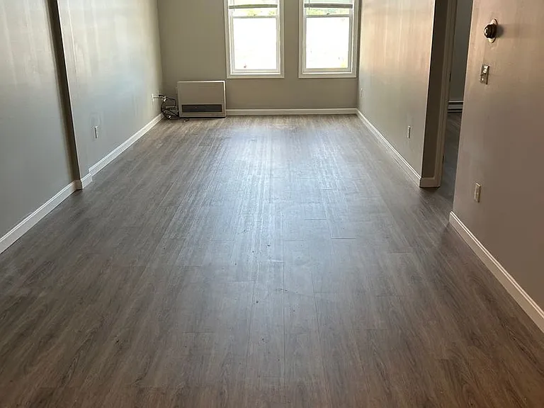 Kingsley Apartments — Photo 8