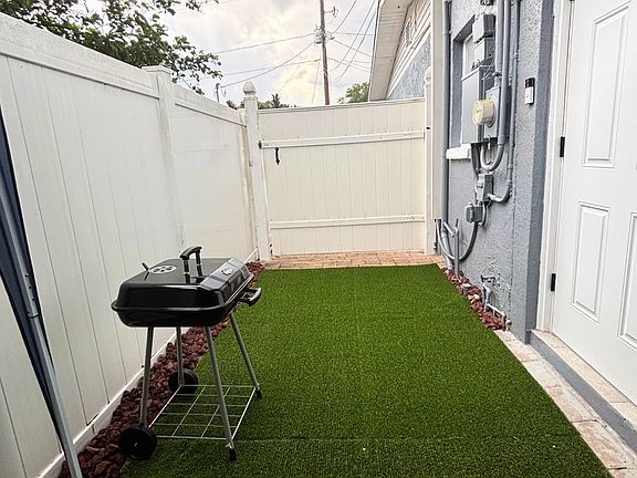 3rd image of 8609 Blossom Ave