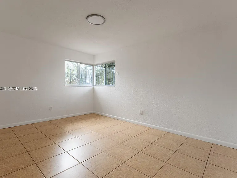 1301 NE 153rd St — Photo 9