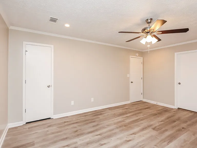 3881 Wintergreen Ct — Photo 12