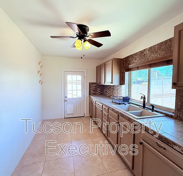 2925 N Estrella Ave #1 — Photo 2
