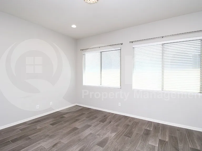 2051 E Wisteria Dr — Photo 9