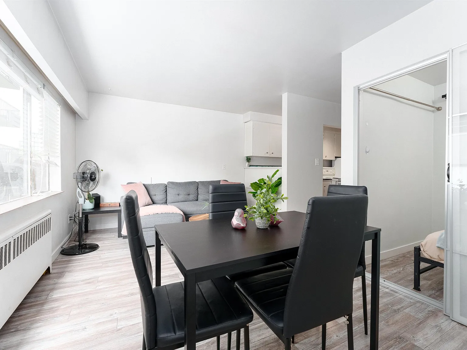 1 bed, 450 sqft, $2,190 — Photo 4
