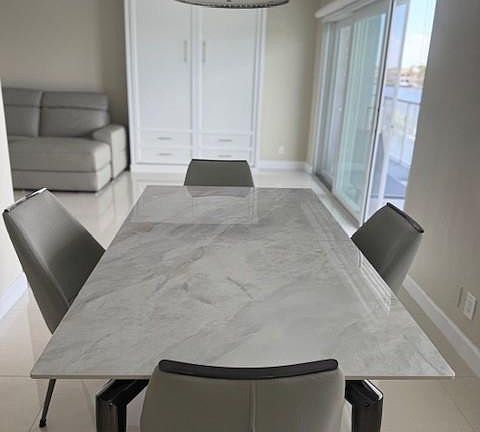 4th image of 1201 S Riverside Dr APT 307