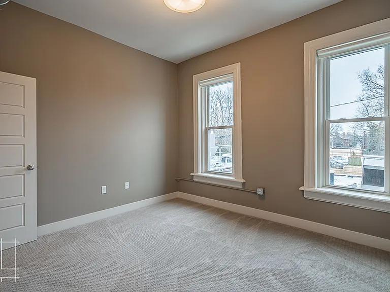 245 King Ave — Photo 29