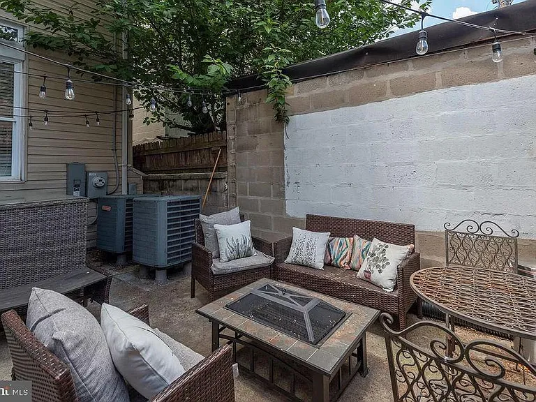1019 S Streeper St — Photo 27