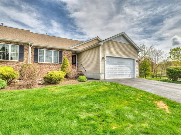 10 Sweet Corn Dr, Cranston, RI 02921