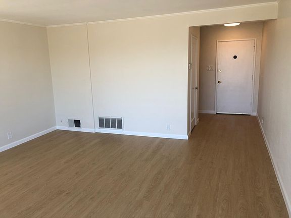 5th image of 130 Graystone Ter APT 2