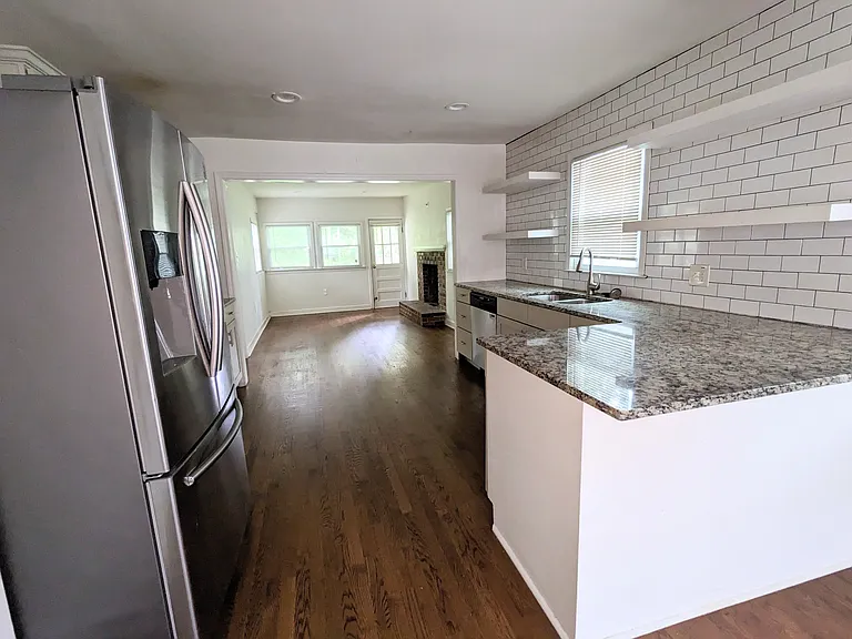 1683 Richland Rd SW #A — Photo 6