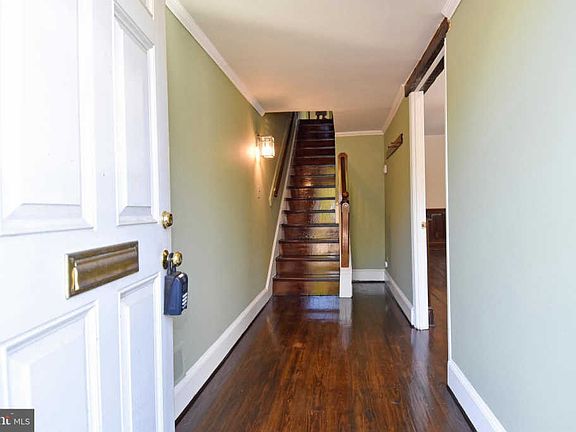 2nd image of 1427 Powhatan St
