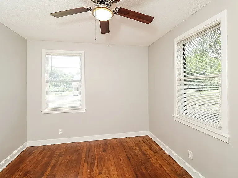 1171 Medfield Rd — Photo 11