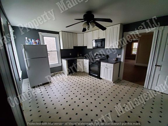 4th image of 621 Belmont St