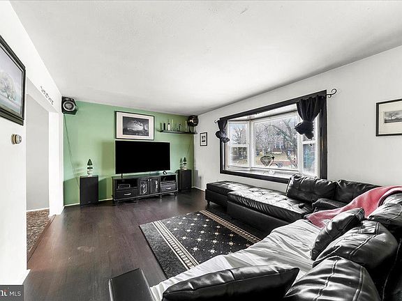 5th image of 218 Riverview Ave