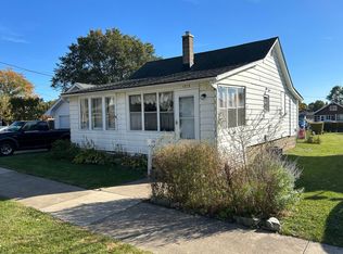 1015 Liberty St, Aurora, IL 60505