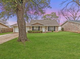 1511 Marlee Ln, Arlington, TX 76014