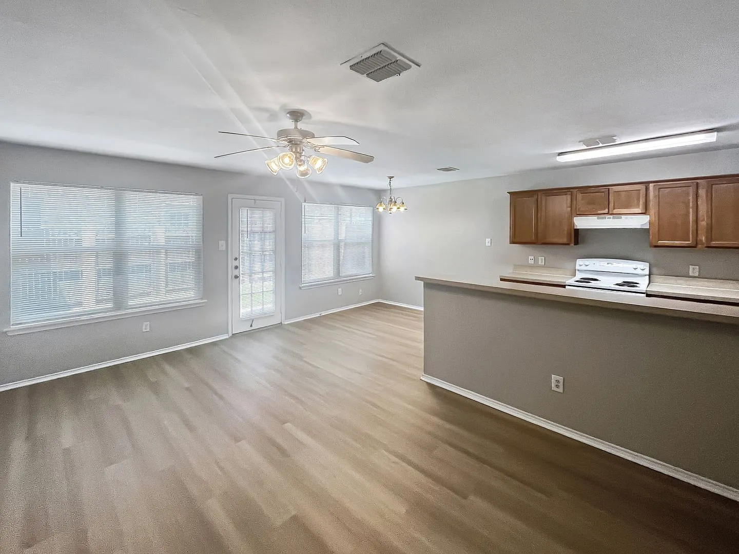 Welcome Home to Comfort and Convenience — Photo 2