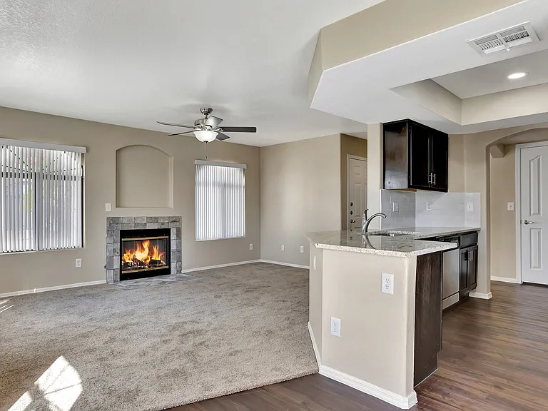 San Montego Apartments — Photo 82