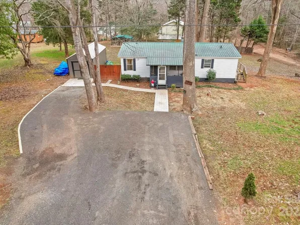 3510 Oakwood Ave, Claremont, NC 28610