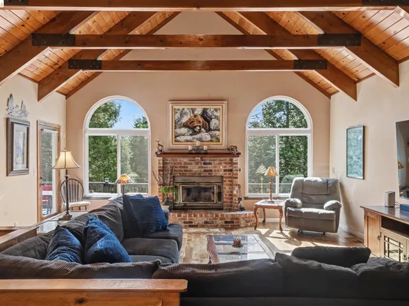 1004 Bear Run Way, Arnold, CA 95223