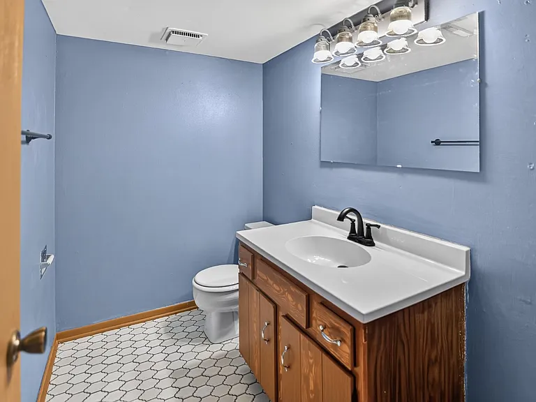 10 Brompton Cir #10 — Photo 25
