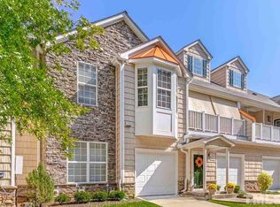 4021 Booker Oak Cir APT 204, Raleigh, NC 27612