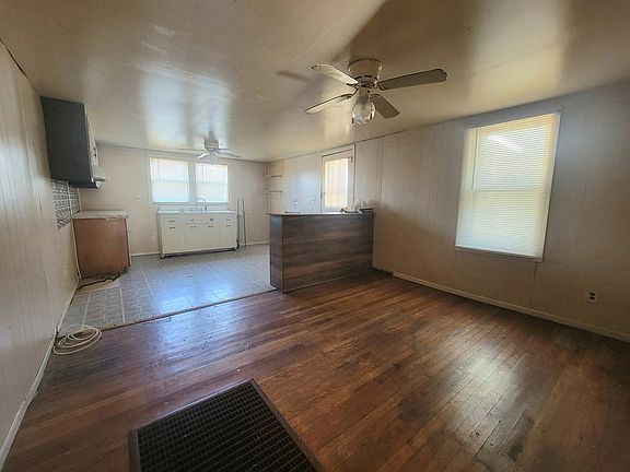 5th image of 416 Summit St