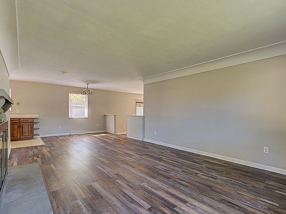 3rd image of 3177 Brookmoor Dr