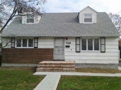 729 Sterling St, Bellmore, NY, 11710