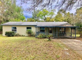 411 Tropic Cir, Fruitland Park, FL 34731