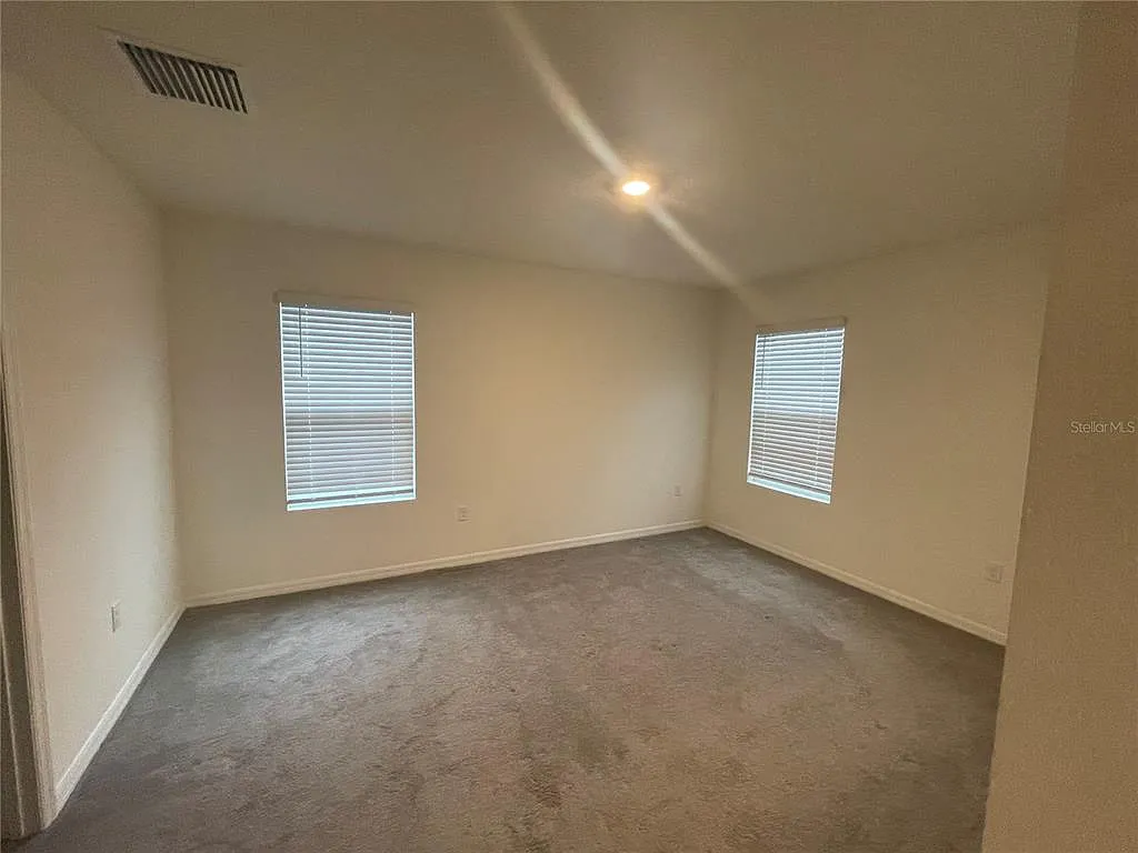 4 bed, 2.5 bath, 2007 sqft, $2,500 — Photo 4