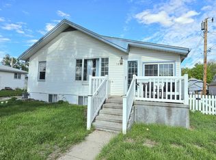 1611 Avenue C, Gothenburg, NE 69138