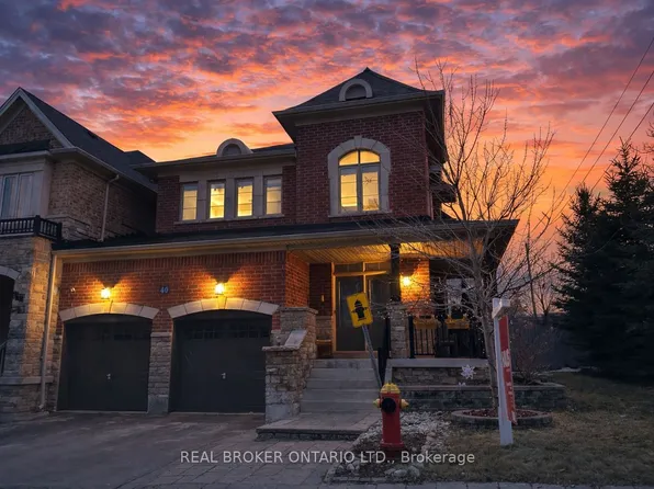40 Mack Clement Ln, Richmond Hill, ON L4S 0G2